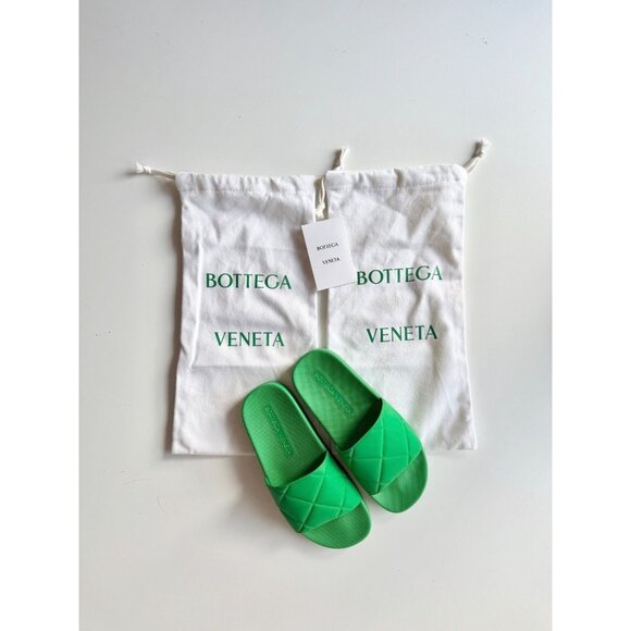 BOTTEGA VENETA Parakeet Green Rubber Intrecciato Pool Slides Sandals, Size 37 - Picture 1 of 16